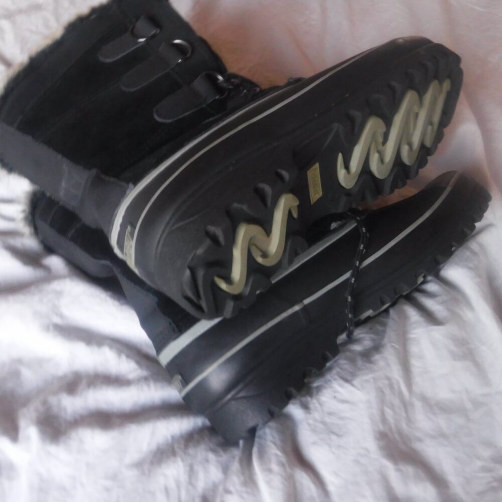 Khombu Black Womens Leather Interior Faux Fur Winter boots Size 9 M - Picture 7 of 9